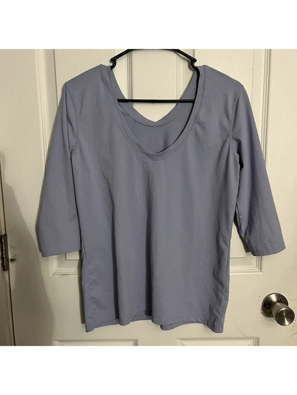 Lavender V Neck 3/4 Sleeve Basic Top womens L